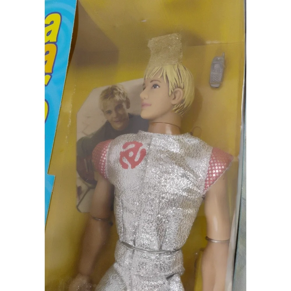 NEW‎ IN BOX Vintage 2001 Aaron Carter Doll Play Along 80000 Red & Silver